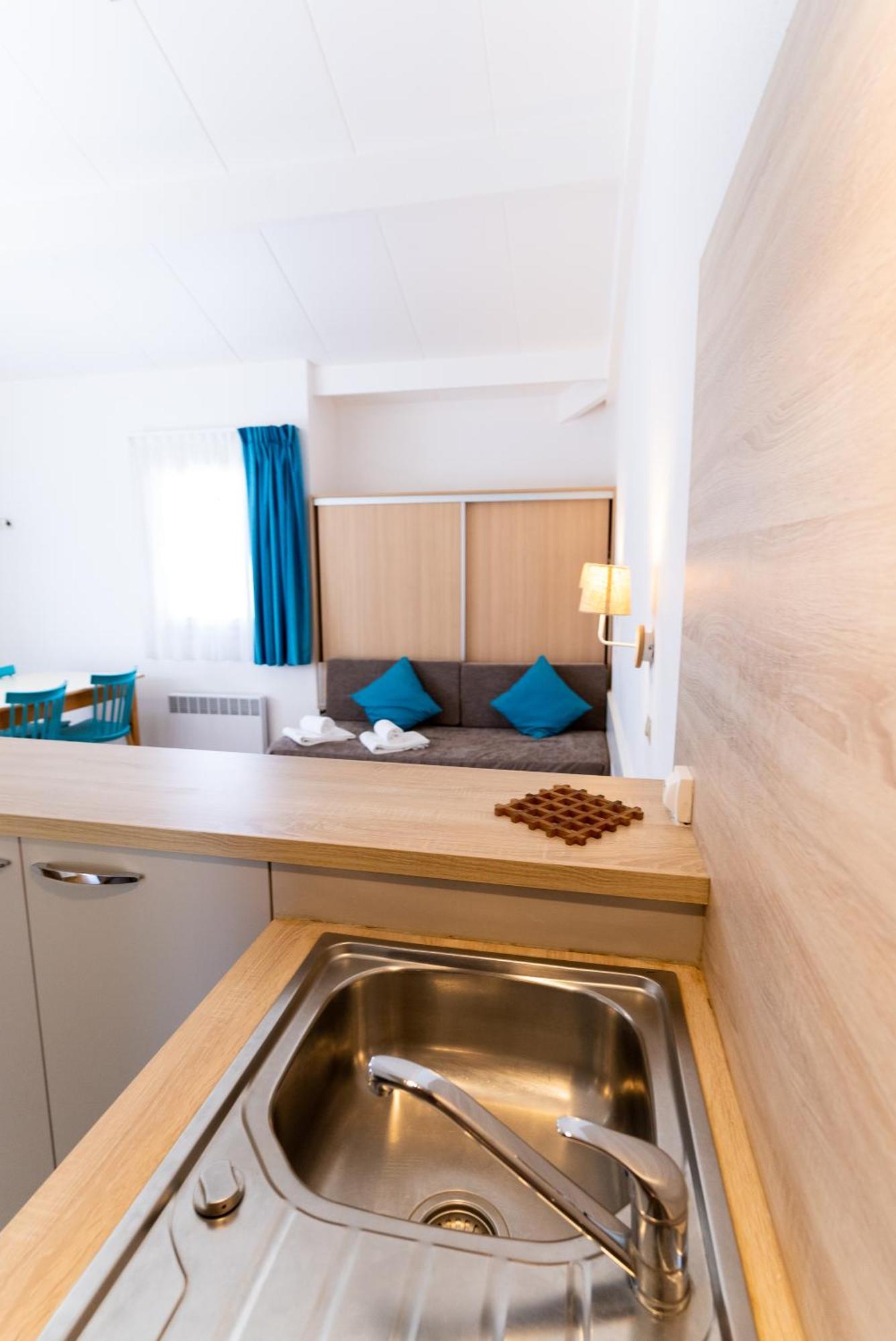Azureva Le Grau Du Roi Aparthotel Exteriör bild